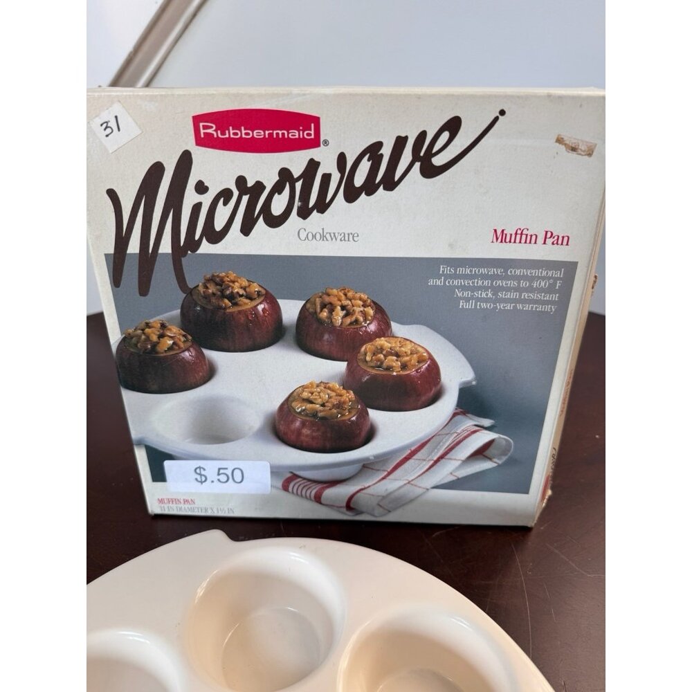 Vintage 1985 Rubbermaid Microwave 10" White 6 Cup Muffin Pan # 5574 Original Box
